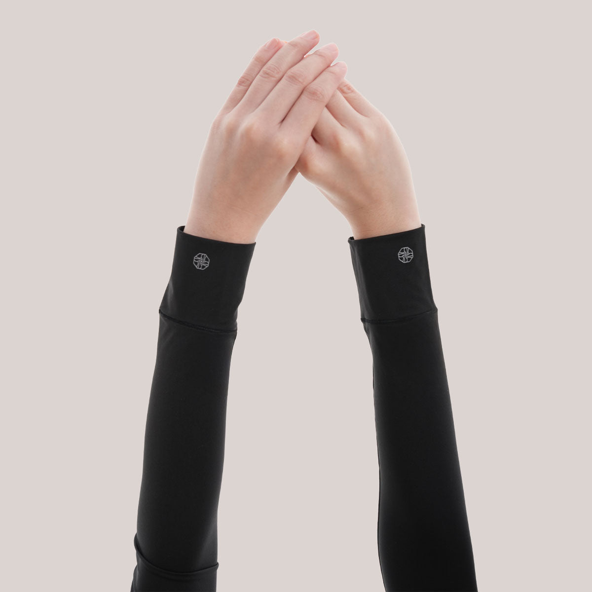 files/WC-ARM_SLEEVE_2026-_BLACK_1.jpg