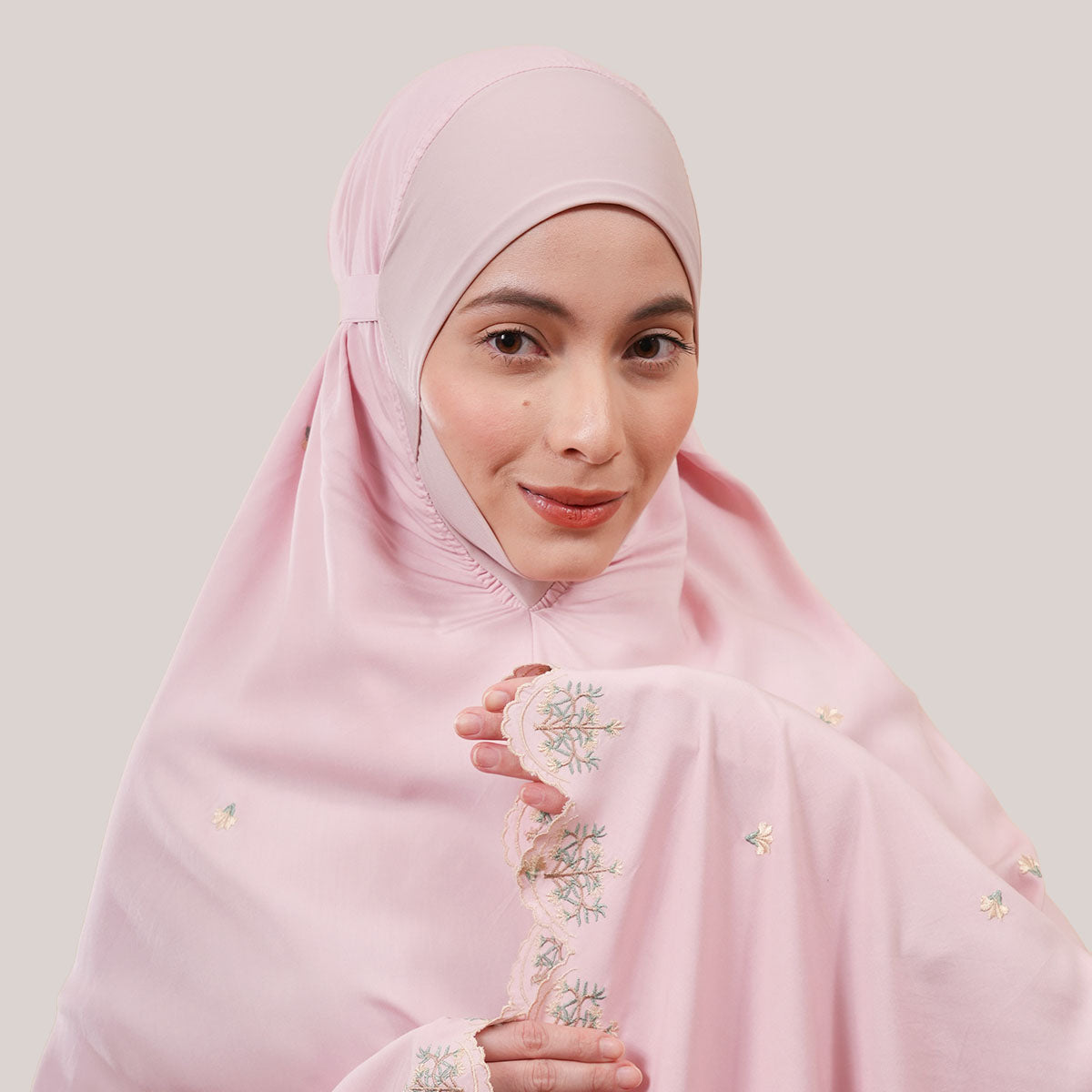 Telekung Broderie Saadiyah