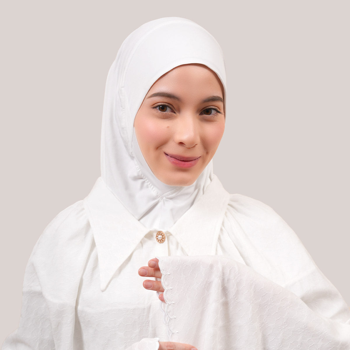 files/WC-CAPEARLA-OFFWHITE2.jpg