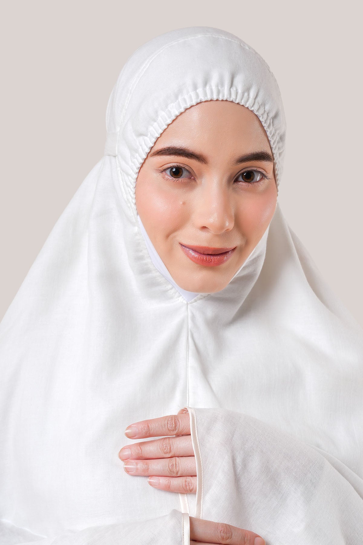 files/WC-NAZIAMIDI-WHITE2.jpg