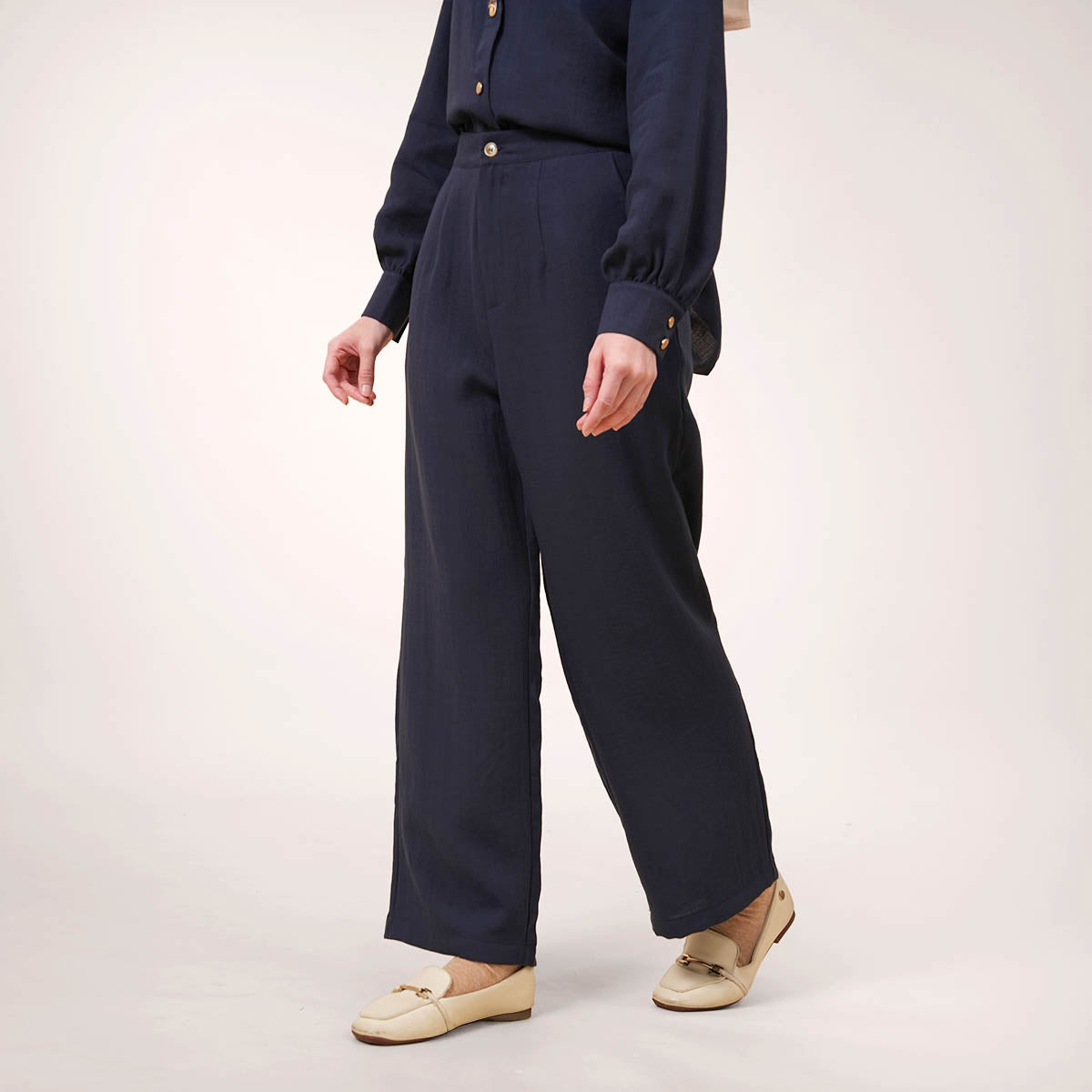 files/WC-SOLENAPANTS-NAVYBLUE1.jpg