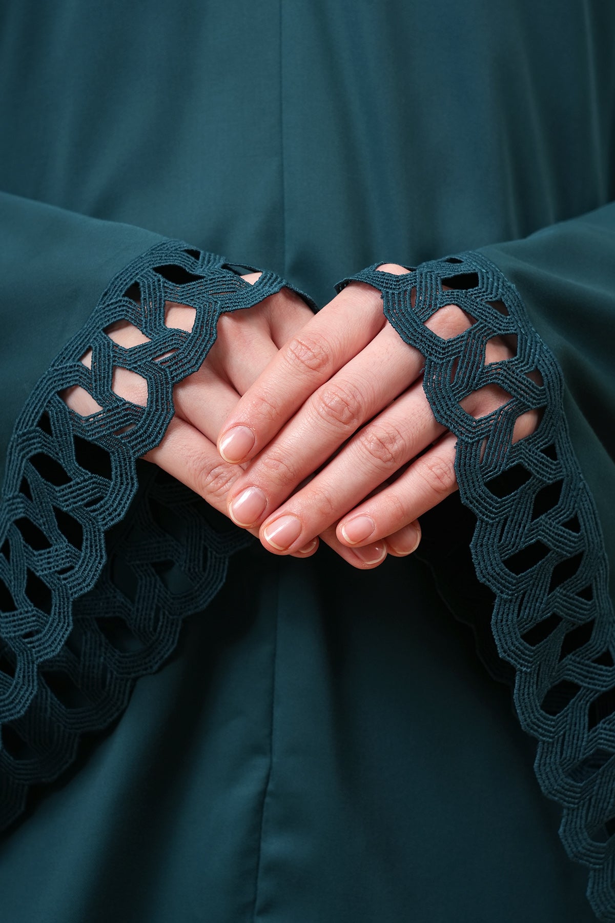 Telekung Modish Bushra Midi (Top Only)