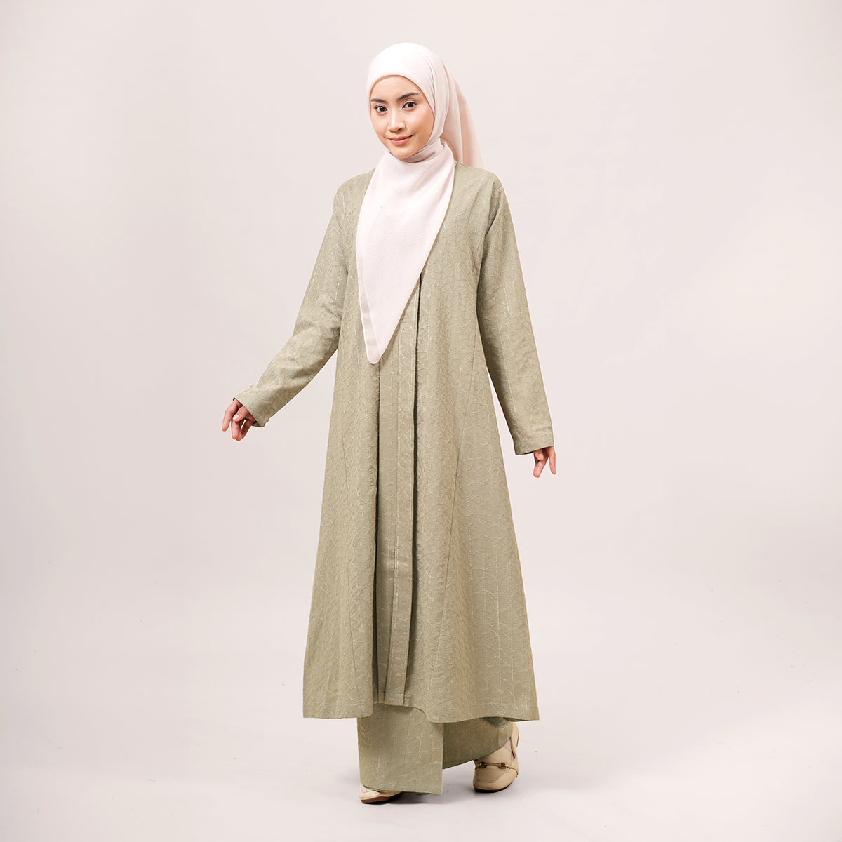 Namara Embroidered Kebarung